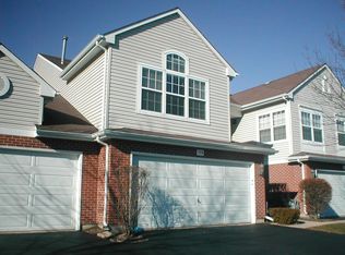 758 Old Checker Rd, Buffalo Grove, IL 60089