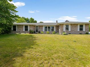 11901 Buttercup Ln, Granger, IN 46530