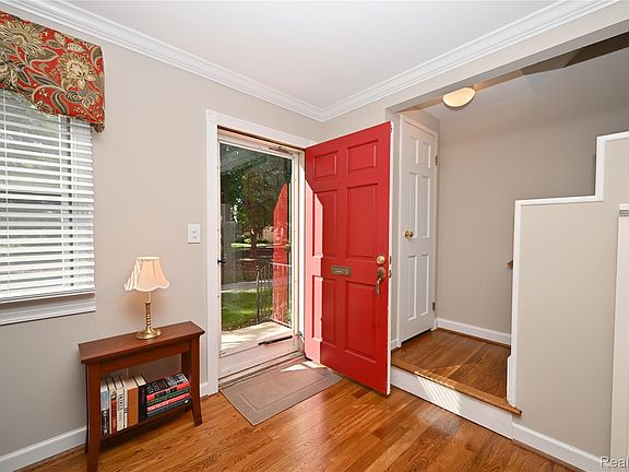 3rd image of 741 N Eton St