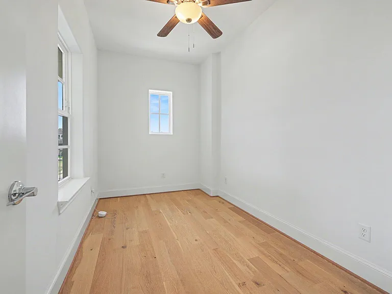 2713 Kinsley Oaks Dr — Photo 11