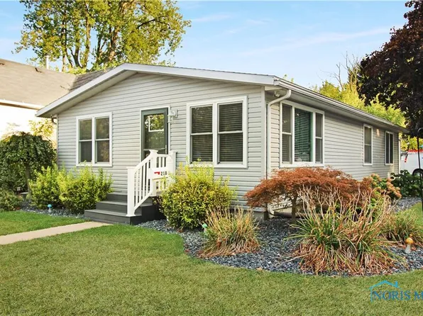 218 E 5th St, Pt Clinton, OH 43452