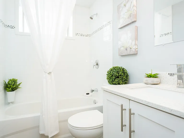 233 Mohawk Rd E #5 — Photo 7