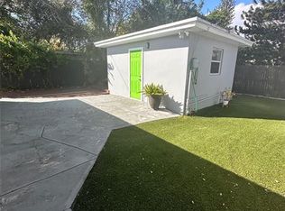 1075 NE 32nd St, Oakland Park, FL 33334