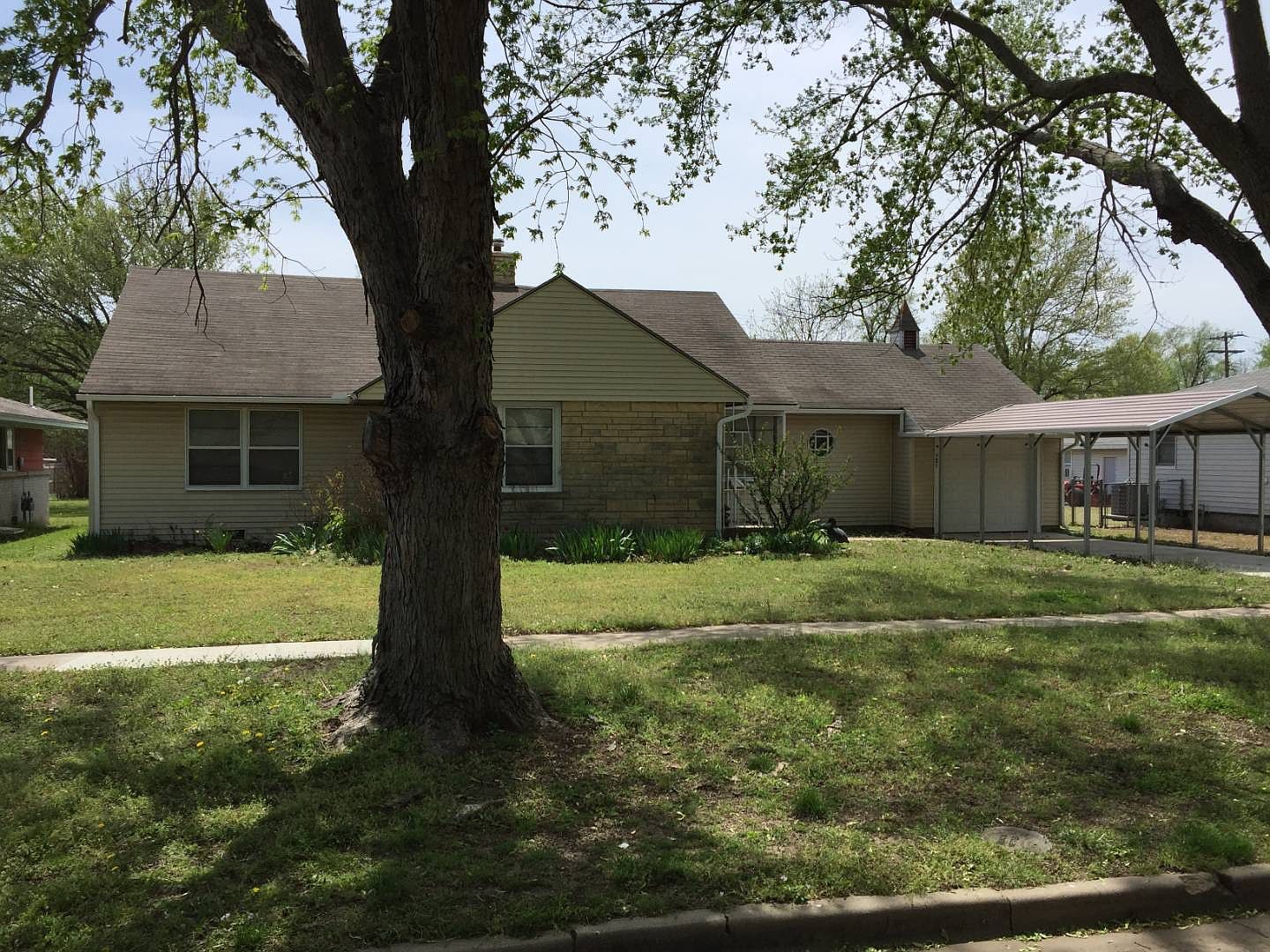 721 W 9th St, Newkirk, OK 74647 Zillow