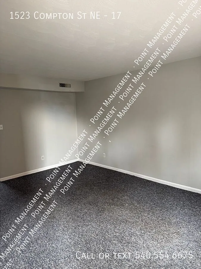 2 Bedroom 1 Bath Townhome! — Photo 1