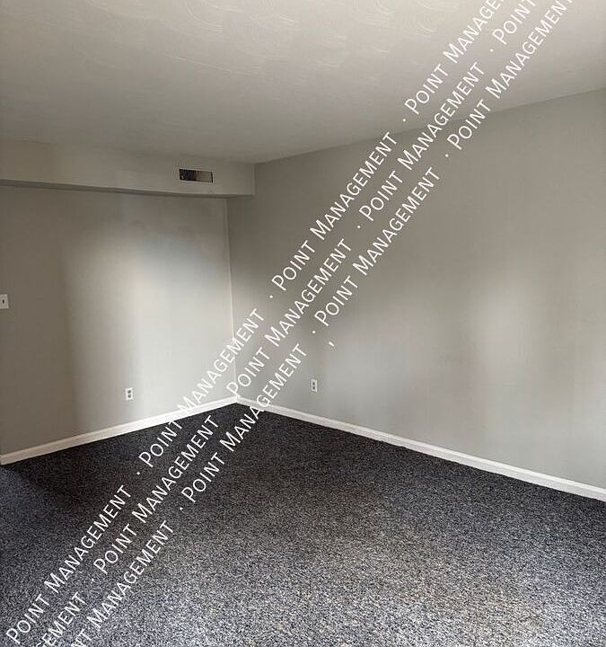 1st image of 1523 Compton St NE #17