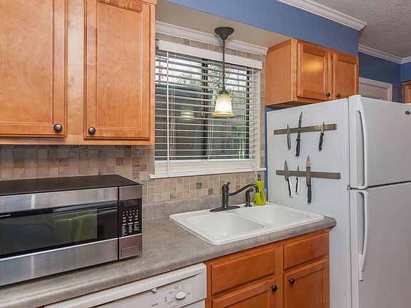 5th image of 3601 Maple Glenn Ln