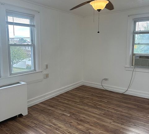 5th image of 9 Burns Ave