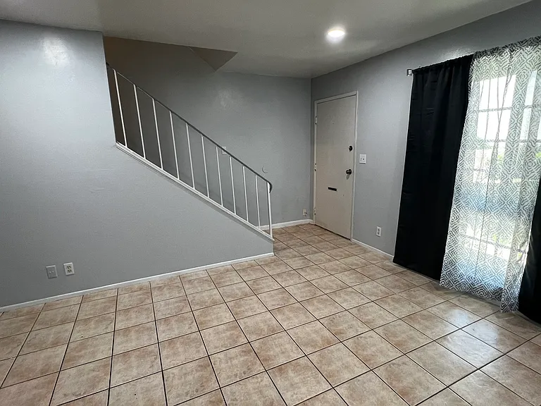 1800 W Gramercy Ave #59 — Photo 1