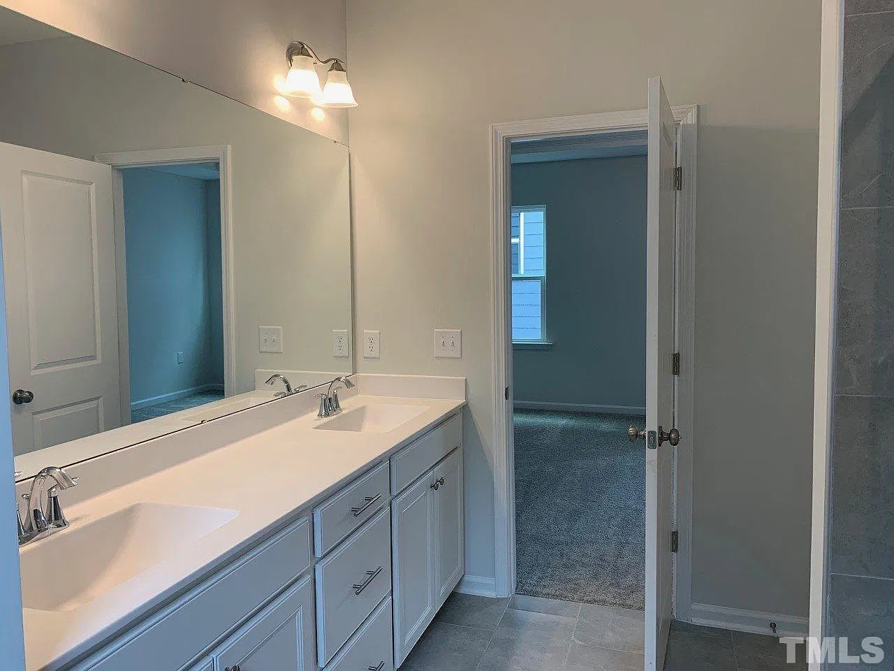5 bed, 2562 sqft, $3,000 — Photo 4