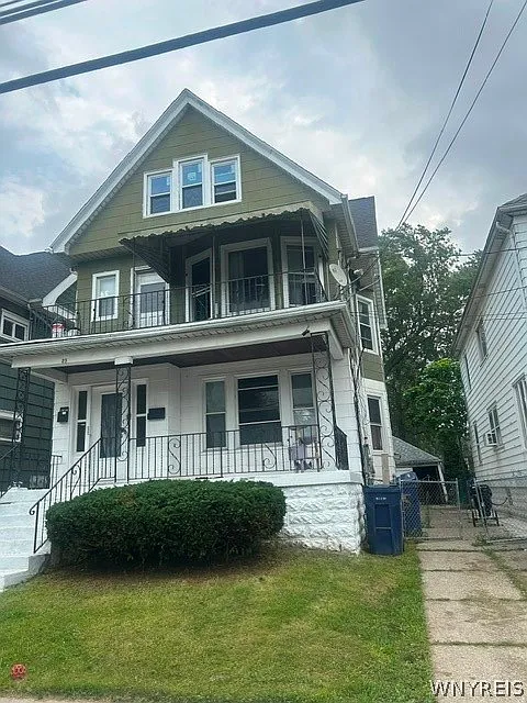 3 bed, 1.0 bath, 1000 sqft, $1,400 — Photo 1