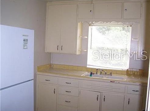4th image of 448 Lakeview Ave