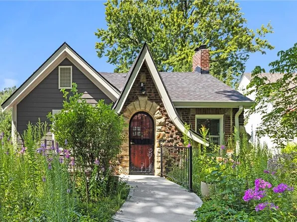814 E 72nd St, Kansas City, MO 64131