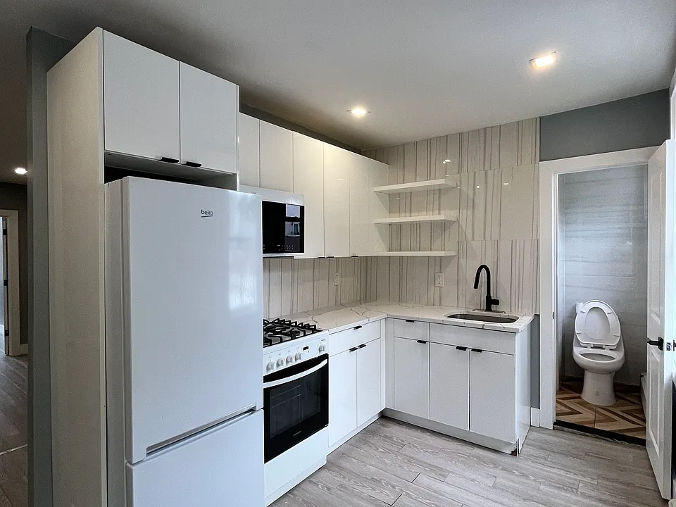 30 Dales Ave #3