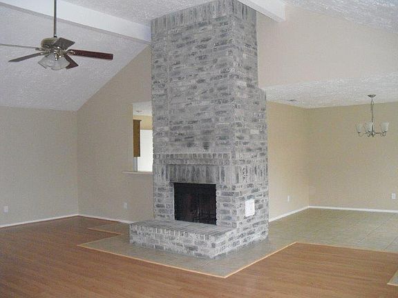 3rd image of 14502 Lazy Willow Ln
