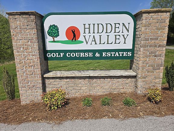 2nd image of 1041 Hidden Valley Dr