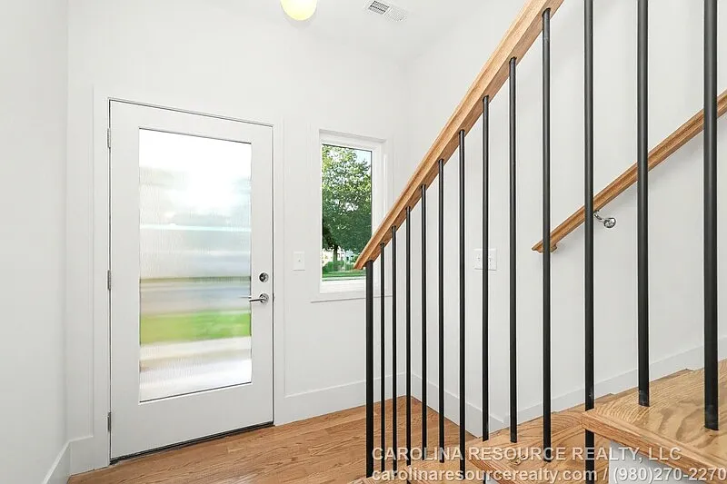 3 bed, 3.5 bath, 2000 sqft, $3,295 — Photo 3