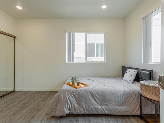 4th image of 1210 Fedora St #1