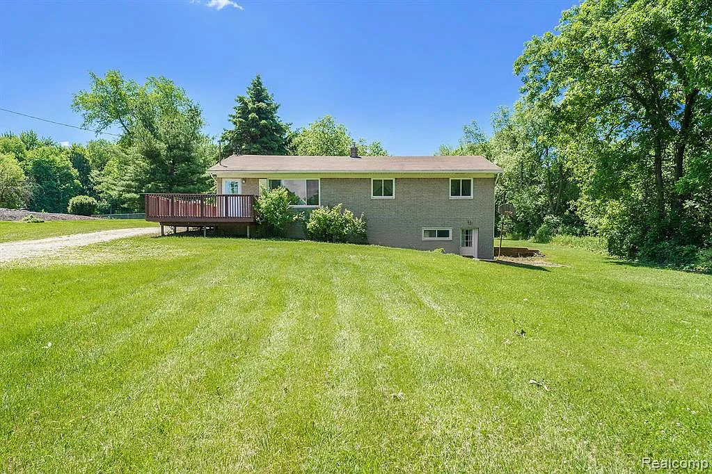 7354 E Holly Rd photo 1