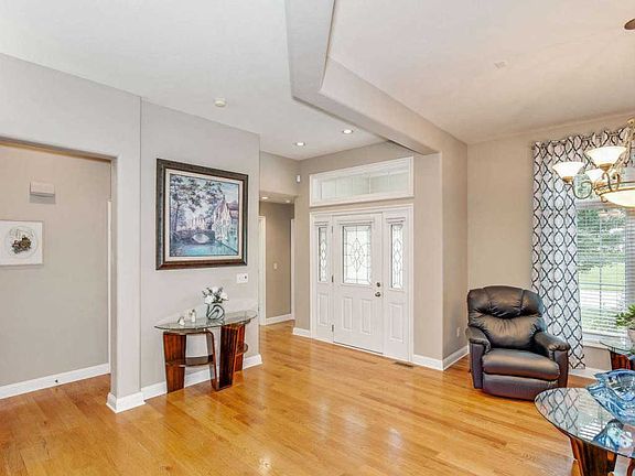 4th image of 2606 N Wilderness Cir