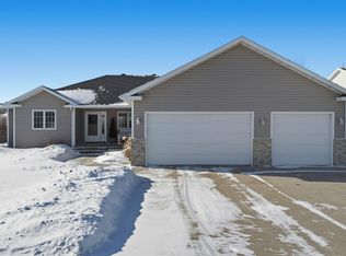 3641 Fillmore St S, Fargo, ND 58104