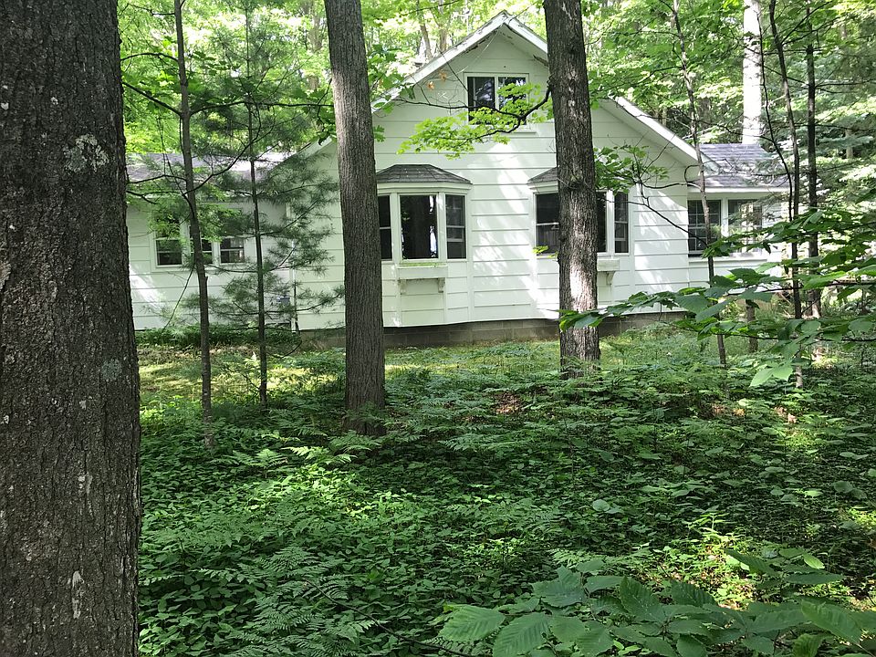 2nd image of 2756 Lake Rd