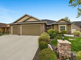 916 W Mollywood Dr, Nampa, ID 83686