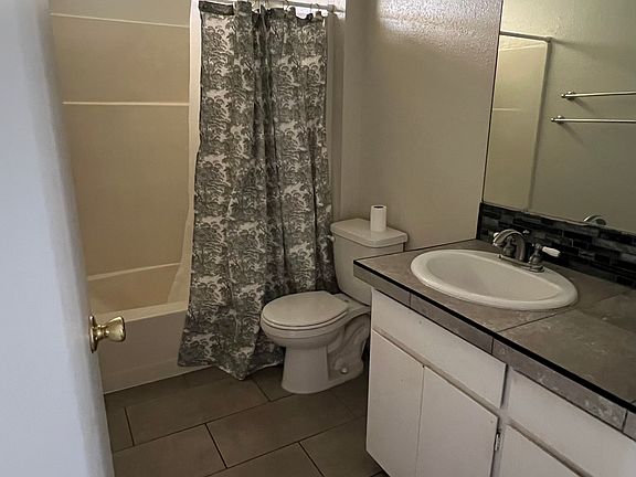 4th image of 459 Waterford Dr #A