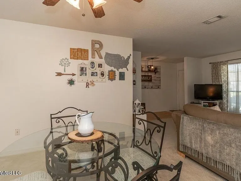 16222 Saddle Dr — Photo 8