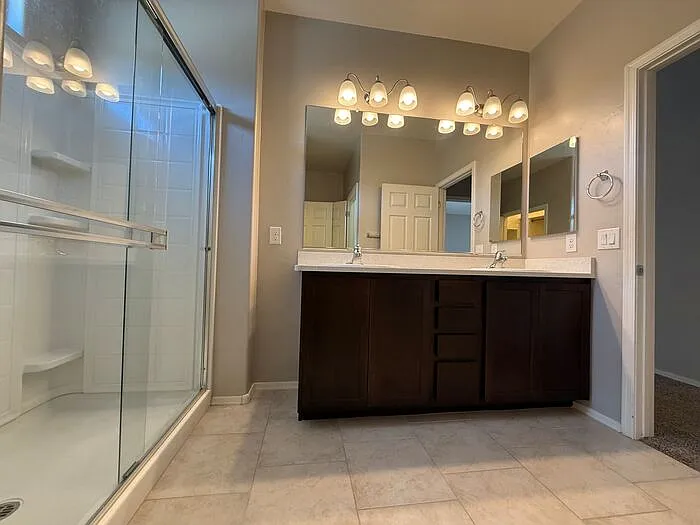 125 E Calle Vivaz — Photo 21