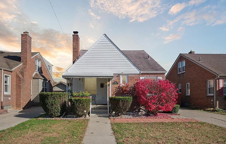 1st image of 850 Mayburn St