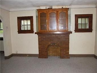 3rd image of 8237 Wayne Ave