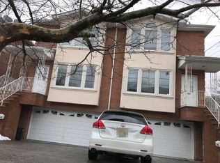 40B W Harwood Ter, Palisades Park, NJ 07650
