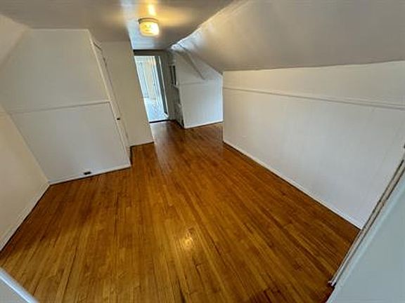 5th image of 227 N Marion St APT 3