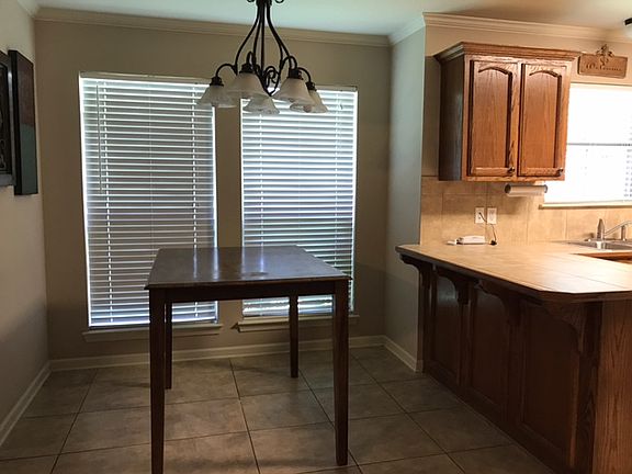5th image of 44462 Pecan Oaks Ave