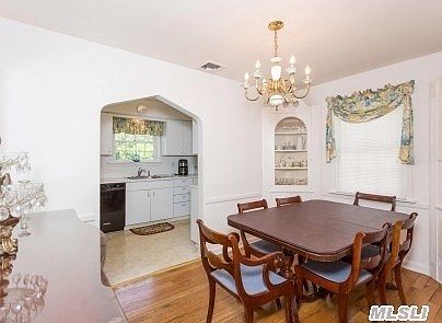 4th image of 18 Dorothy Pl