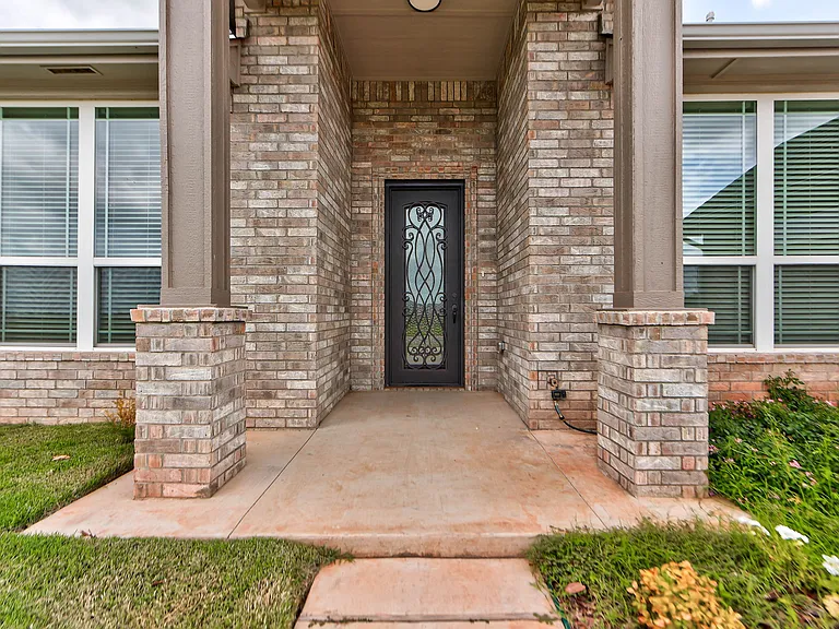 3027 Pescara Dr — Photo 6