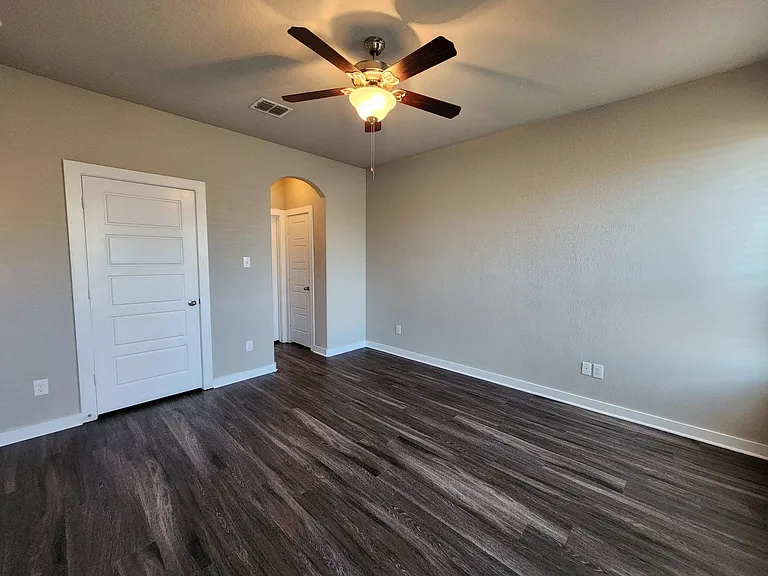 549 Creekside Frst — Photo 15
