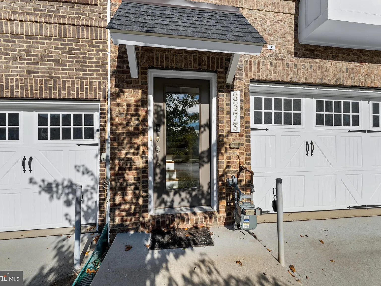 3 bed, 3.5 bath, 2540 sqft, $3,350 — Photo 3
