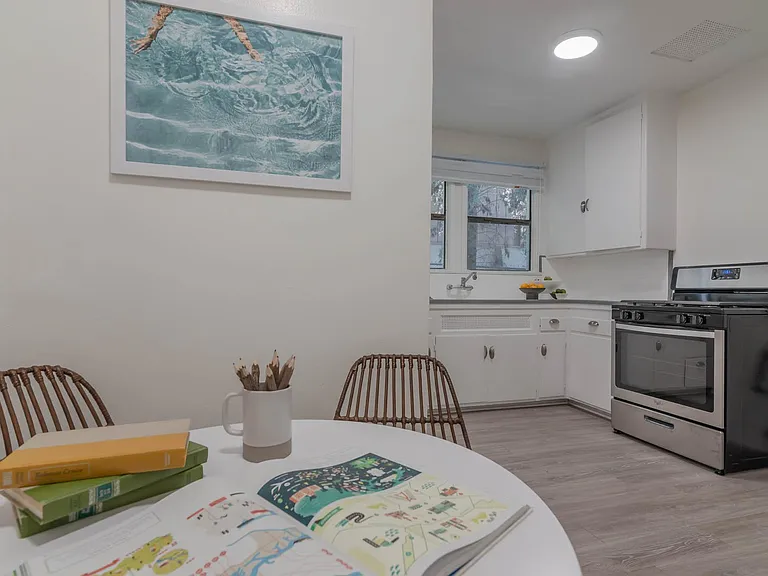 14858 1/4 Dickens St — Photo 5