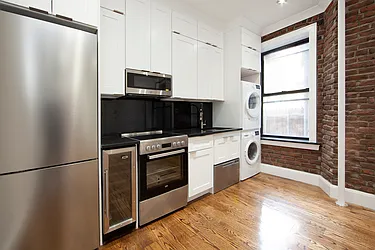 Rented by R New York