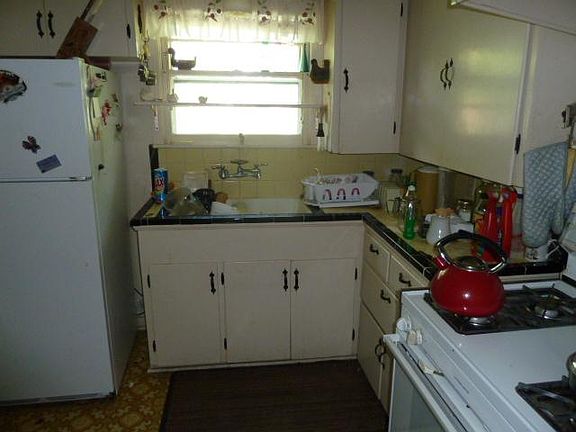 4th image of 1421 Williams Dr