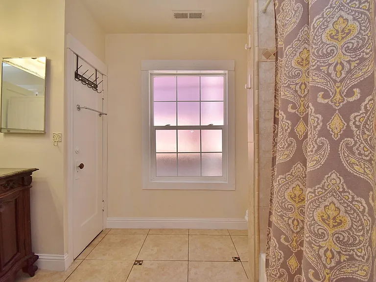 2214 Ashby Ave — Photo 7