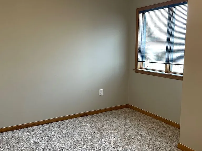 288 Summerhaven Dr S — Photo 20