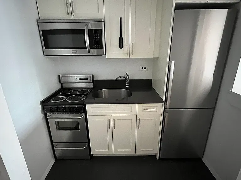 312 E 85th St #5A — Photo 1