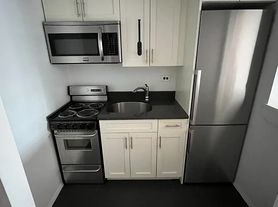 312 E 85th St, New York, NY