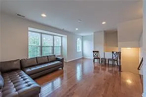 1812 Rutgers Ln — Photo 5