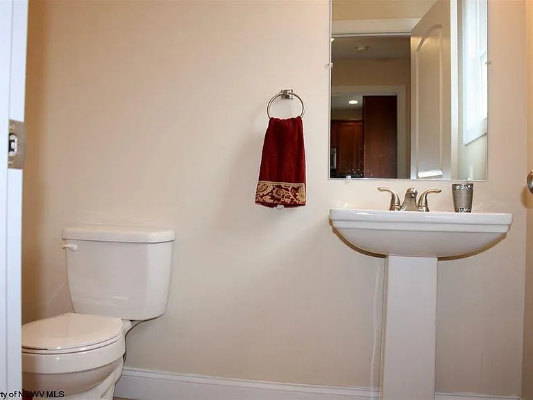 58 Brownstone Dr — Photo 4