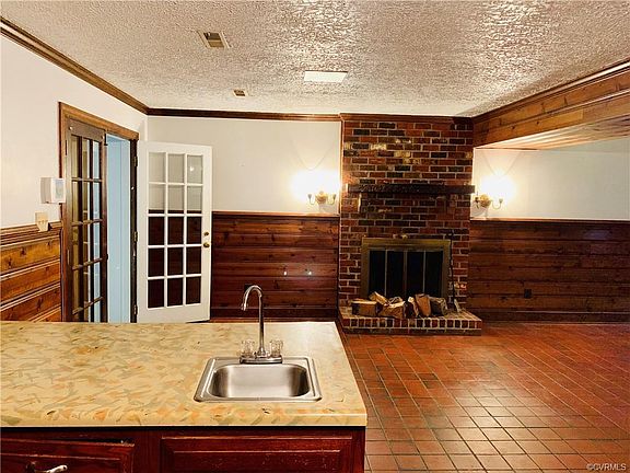 3rd image of 6223 Meadwood Cir