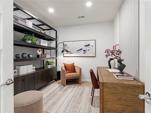 3rd image of 141 E Point Dr #303
